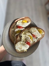 Dinkelbrot mit Mozzarella - 